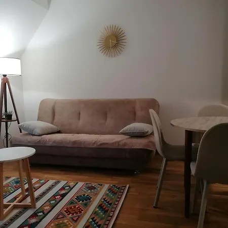Divcinova Gnezdo Apartment